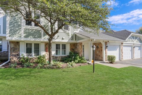 Tiny photo for 215 Coventry Circle #215, Vernon Hills, IL 60061 (MLS # 12486494)