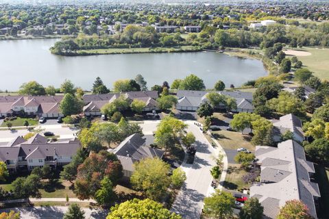 Tiny photo for 215 Coventry Circle #215, Vernon Hills, IL 60061 (MLS # 12486494)