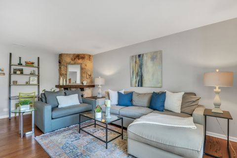 Tiny photo for 215 Coventry Circle #215, Vernon Hills, IL 60061 (MLS # 12486494)