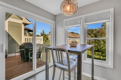 Tiny photo for 215 Coventry Circle #215, Vernon Hills, IL 60061 (MLS # 12486494)