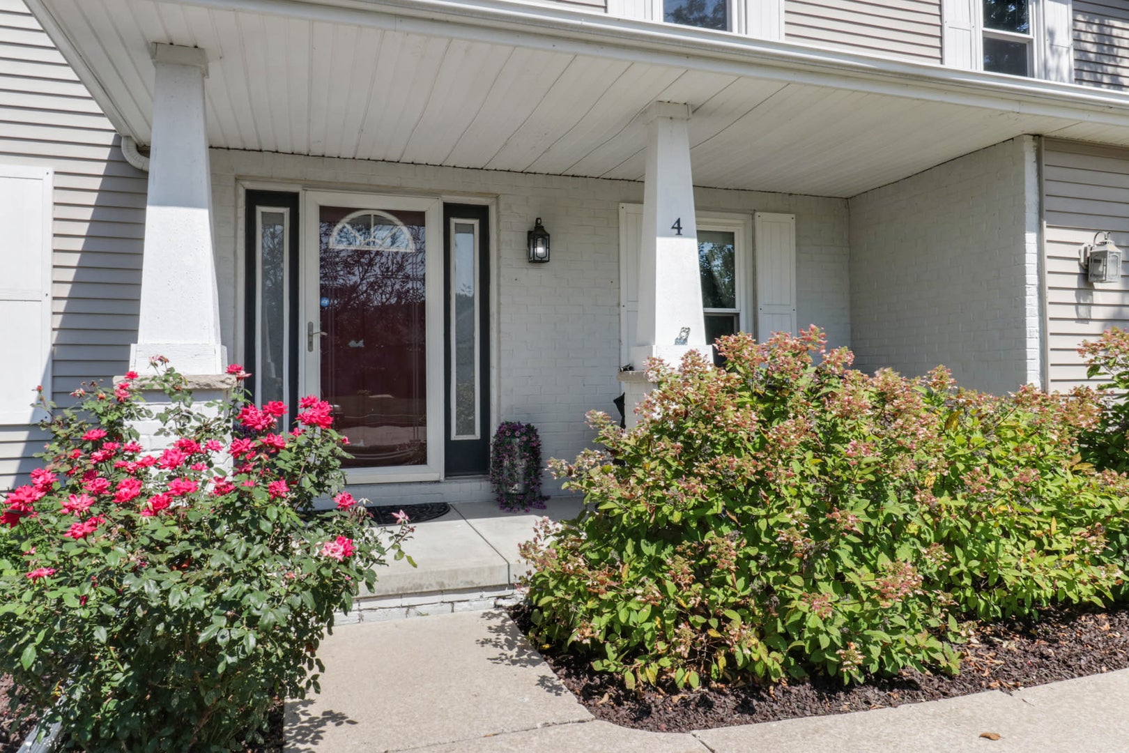 4 Lexis Court