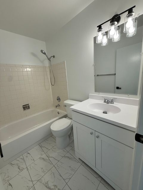 Tiny photo for 380 HEATHER Court #B2, Schaumburg, IL 60193 (MLS # 12576656)