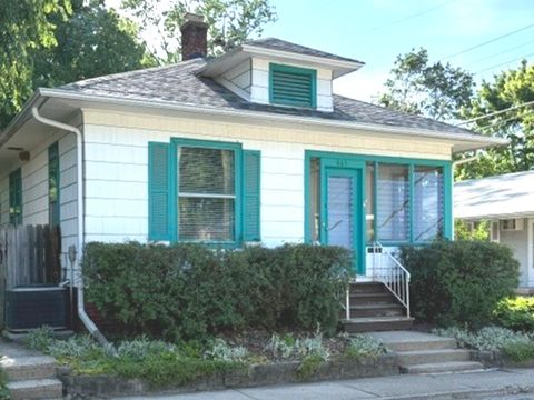 Tiny photo for 605 S Walnut Street, Urbana, IL 61801 (MLS # 12668117)