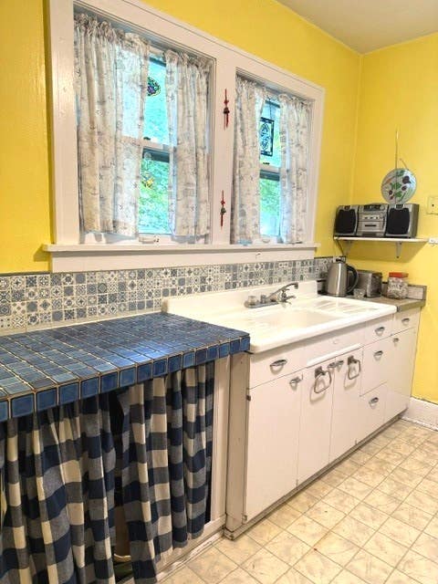 Tiny photo for 605 S Walnut Street, Urbana, IL 61801 (MLS # 12668117)