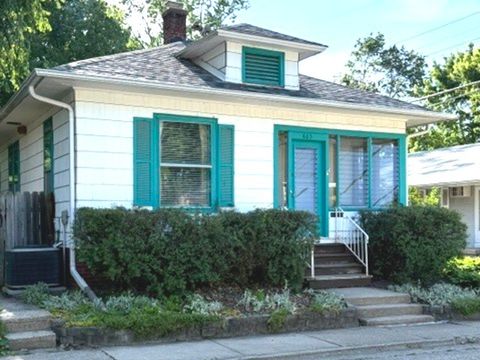 Photo of 605 S Walnut Street, Urbana, IL 61801 (MLS # 12668117)