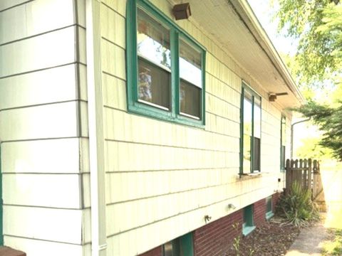 Tiny photo for 605 S Walnut Street, Urbana, IL 61801 (MLS # 12668117)