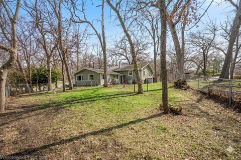 Tiny photo for 714 Elmwood Drive, Carpentersville, IL 60110 (MLS # 12595980)