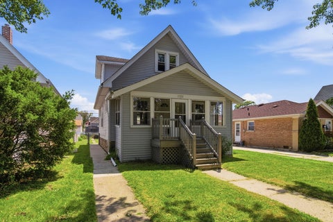 Tiny photo for 2705 Grunewald Street, Blue Island, IL 60406 (MLS # 12726190)