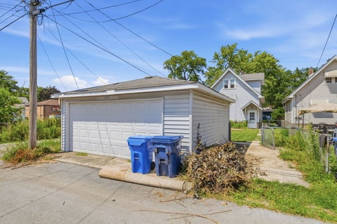 Tiny photo for 2705 Grunewald Street, Blue Island, IL 60406 (MLS # 12726190)