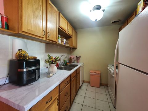 Tiny photo for 10A E DUNDEE QUARTER Drive #306, Palatine, IL 60074 (MLS # 12436865)