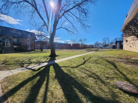 Tiny photo for 10A E DUNDEE QUARTER Drive #306, Palatine, IL 60074 (MLS # 12436865)