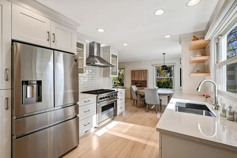 Tiny photo for 840 S Thurlow Street, Hinsdale, IL 60521 (MLS # 12511817)