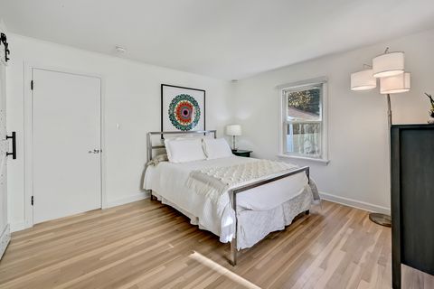 Tiny photo for 840 S Thurlow Street, Hinsdale, IL 60521 (MLS # 12511817)