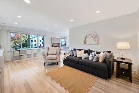 Tiny photo for 840 S Thurlow Street, Hinsdale, IL 60521 (MLS # 12511817)