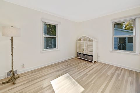 Tiny photo for 840 S Thurlow Street, Hinsdale, IL 60521 (MLS # 12511817)