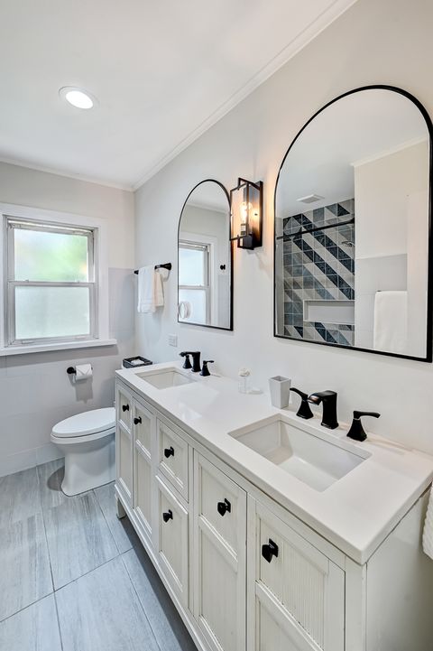 Tiny photo for 840 S Thurlow Street, Hinsdale, IL 60521 (MLS # 12511817)