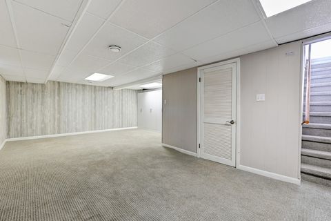 Tiny photo for 840 S Thurlow Street, Hinsdale, IL 60521 (MLS # 12511817)