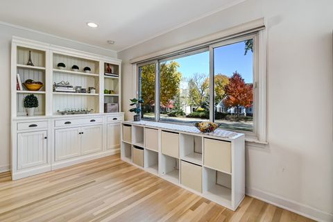 Tiny photo for 840 S Thurlow Street, Hinsdale, IL 60521 (MLS # 12511817)