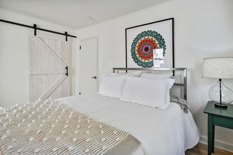 Tiny photo for 840 S Thurlow Street, Hinsdale, IL 60521 (MLS # 12511817)