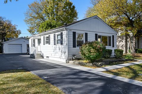 Photo of 840 S Thurlow Street, Hinsdale, IL 60521 (MLS # 12511817)