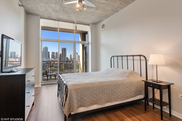 700 N LARRABEE Street 1111