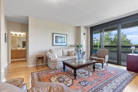 Tiny photo for 900 Chicago Avenue #413, Evanston, IL 60202 (MLS # 12483143)