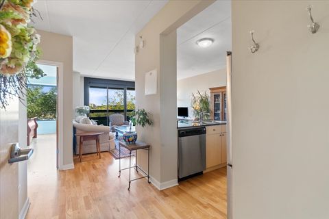 Tiny photo for 900 Chicago Avenue #413, Evanston, IL 60202 (MLS # 12483143)