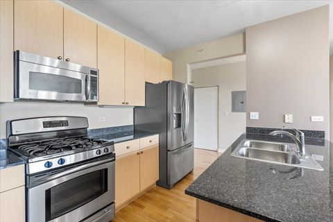Tiny photo for 900 Chicago Avenue #413, Evanston, IL 60202 (MLS # 12483143)