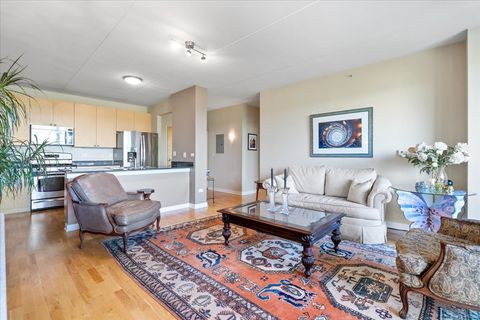 Tiny photo for 900 Chicago Avenue #413, Evanston, IL 60202 (MLS # 12483143)