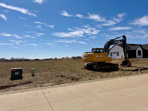 Tiny photo for 6777 Meghan Avenue, Bettendorf, IA 52722 (MLS # 12606303)