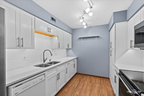 Tiny photo for 450 W Downer Place #2A, Aurora, IL 60506 (MLS # 12765034)