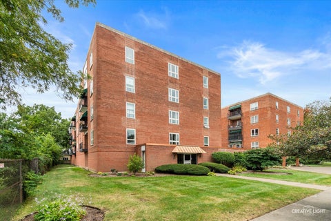 Tiny photo for 450 W Downer Place #2A, Aurora, IL 60506 (MLS # 12765034)