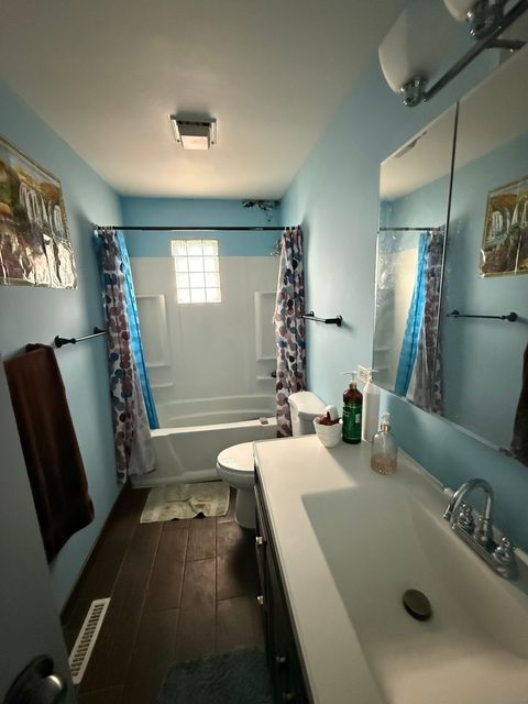 Tiny photo for 231 DOVER Drive #231, Des Plaines, IL 60018 (MLS # 12594602)