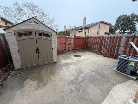 Tiny photo for 231 DOVER Drive #231, Des Plaines, IL 60018 (MLS # 12594602)