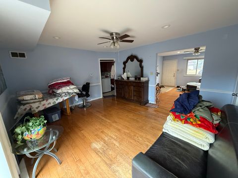 Tiny photo for 231 DOVER Drive #231, Des Plaines, IL 60018 (MLS # 12594602)