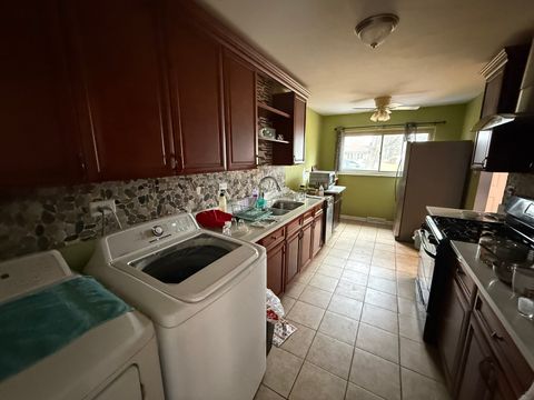 Tiny photo for 231 DOVER Drive #231, Des Plaines, IL 60018 (MLS # 12594602)