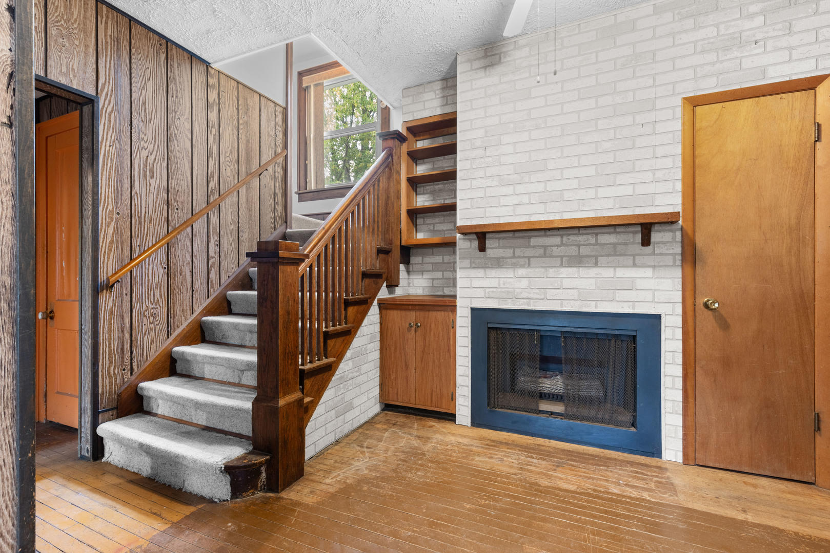 306 W Chicago Avenue