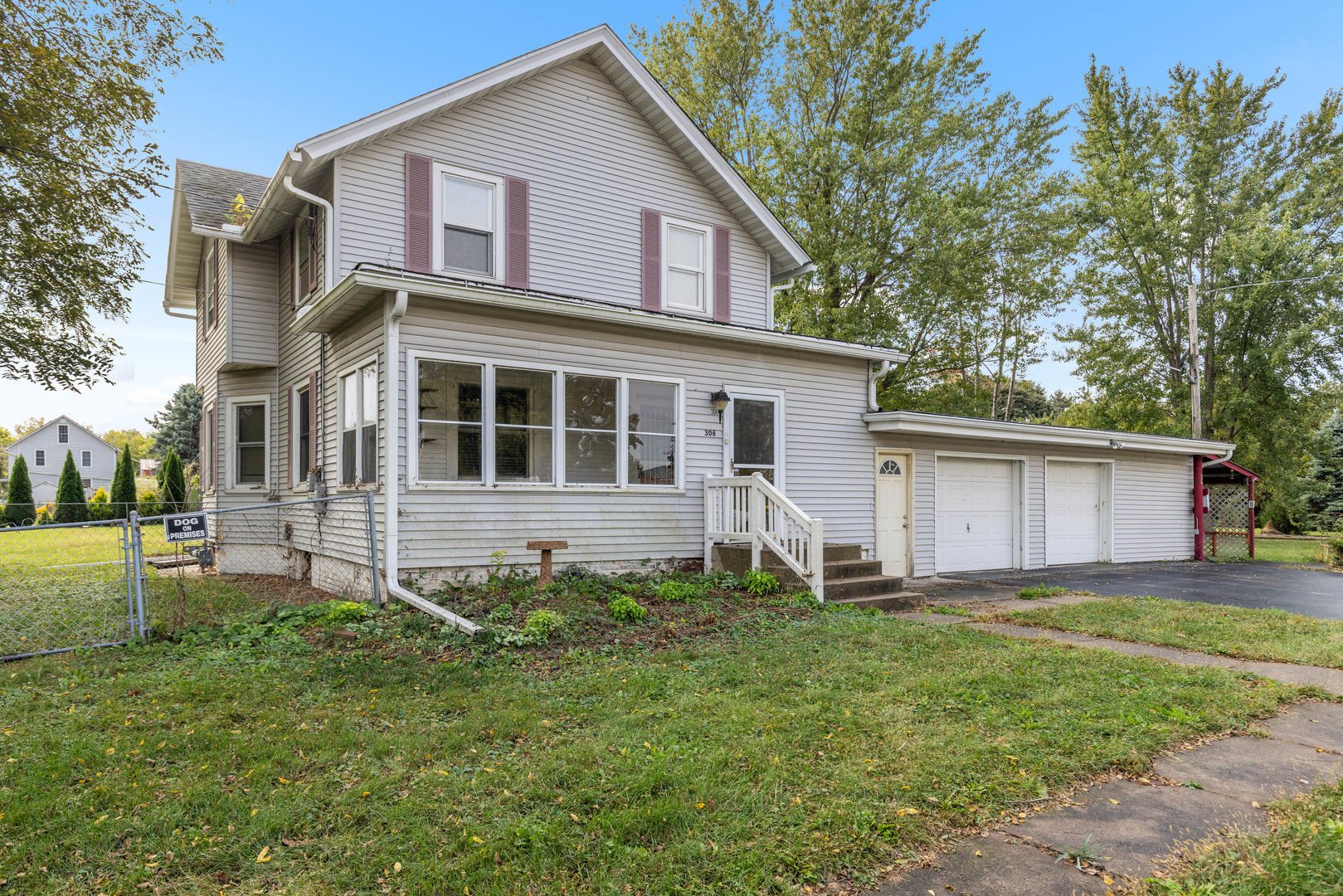 306 W Chicago Avenue