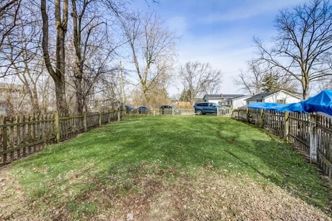Tiny photo for 611 Golfview Drive, Round Lake Beach, IL 60073 (MLS # 12585592)