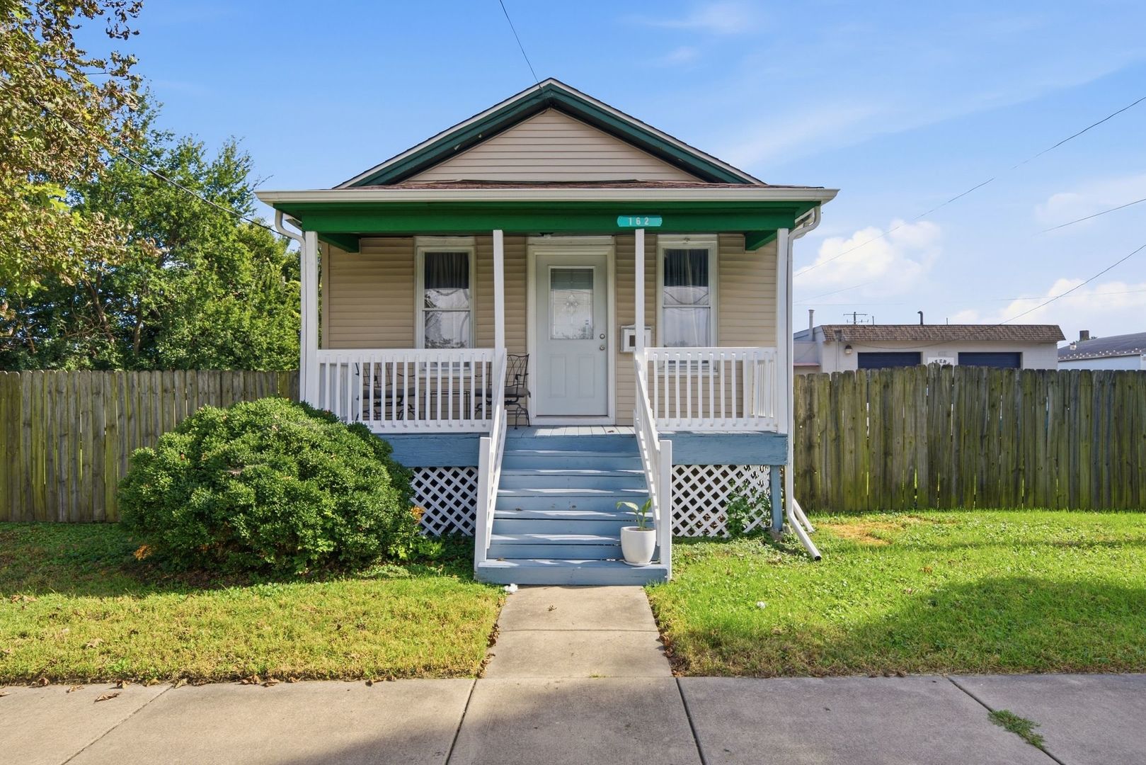 162-172 Woodlawn Avenue
