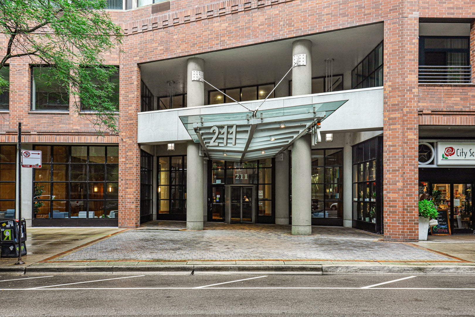 211 E Ohio Street 1108