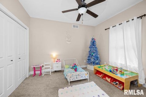 Tiny photo for 67 COBBLESTONE Lane, Le Claire, IA 52753 (MLS # QC4268093)