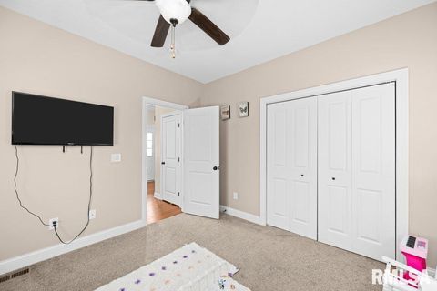 Tiny photo for 67 COBBLESTONE Lane, Le Claire, IA 52753 (MLS # QC4268093)