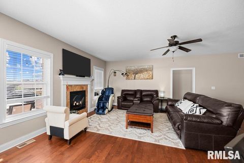 Tiny photo for 67 COBBLESTONE Lane, Le Claire, IA 52753 (MLS # QC4268093)