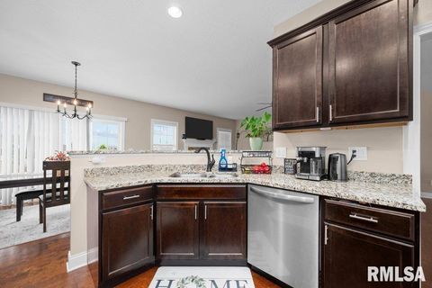 Tiny photo for 67 COBBLESTONE Lane, Le Claire, IA 52753 (MLS # QC4268093)