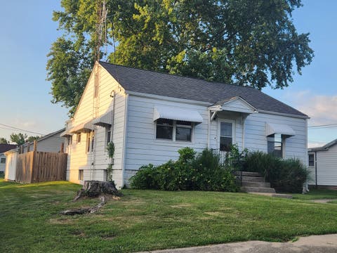 Photo of 203 E Kaskaskia Street, Pinckneyville, IL 62274 (MLS # 12727595)