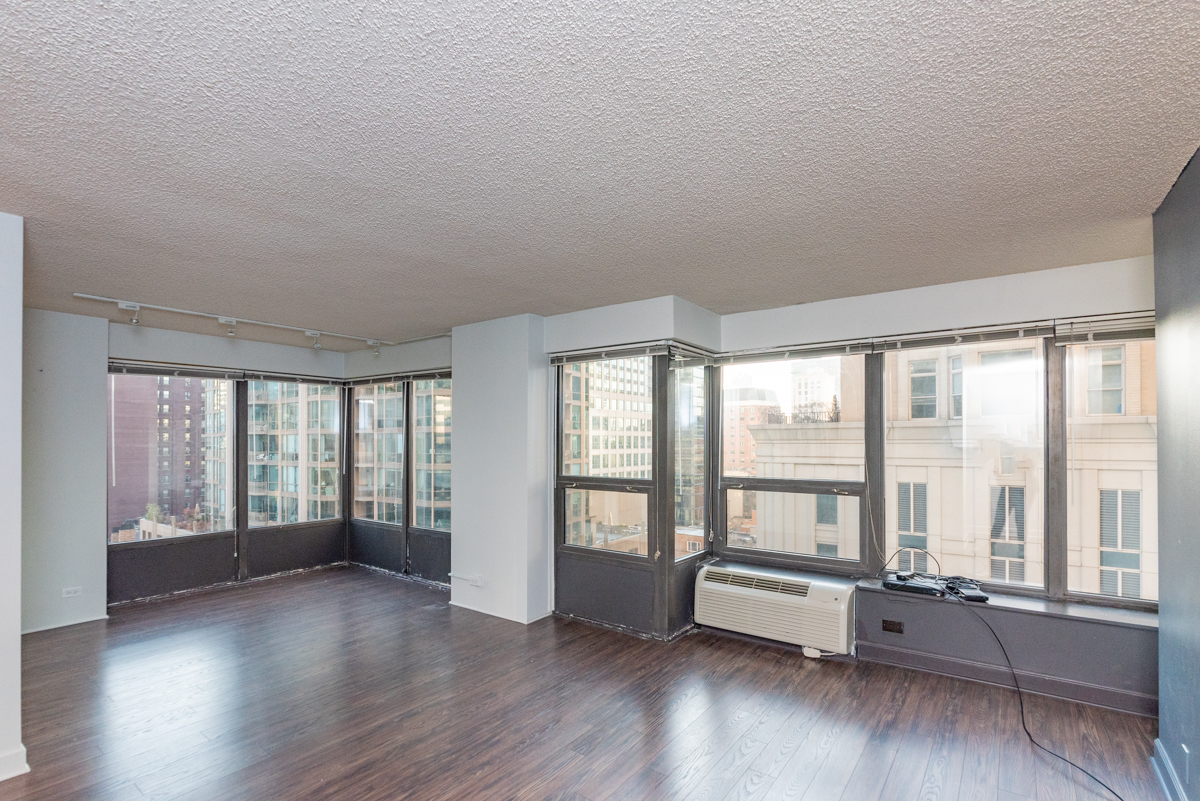 30 E Huron Street 904