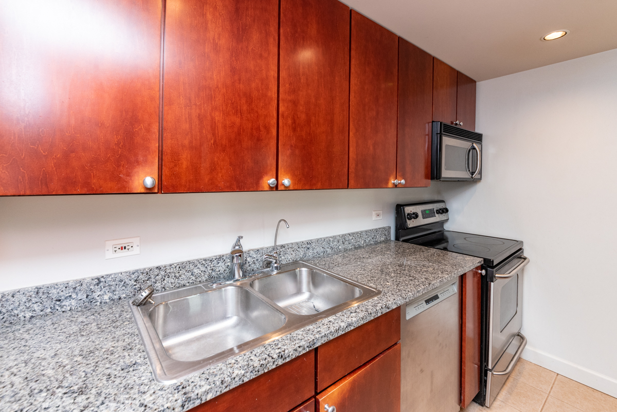 30 E Huron Street 904