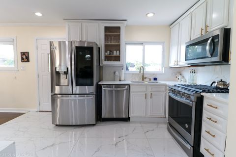 Tiny photo for 5644 Lyons Street, Morton Grove, IL 60053 (MLS # 12516633)