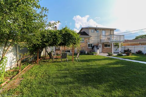 Tiny photo for 5644 Lyons Street, Morton Grove, IL 60053 (MLS # 12516633)